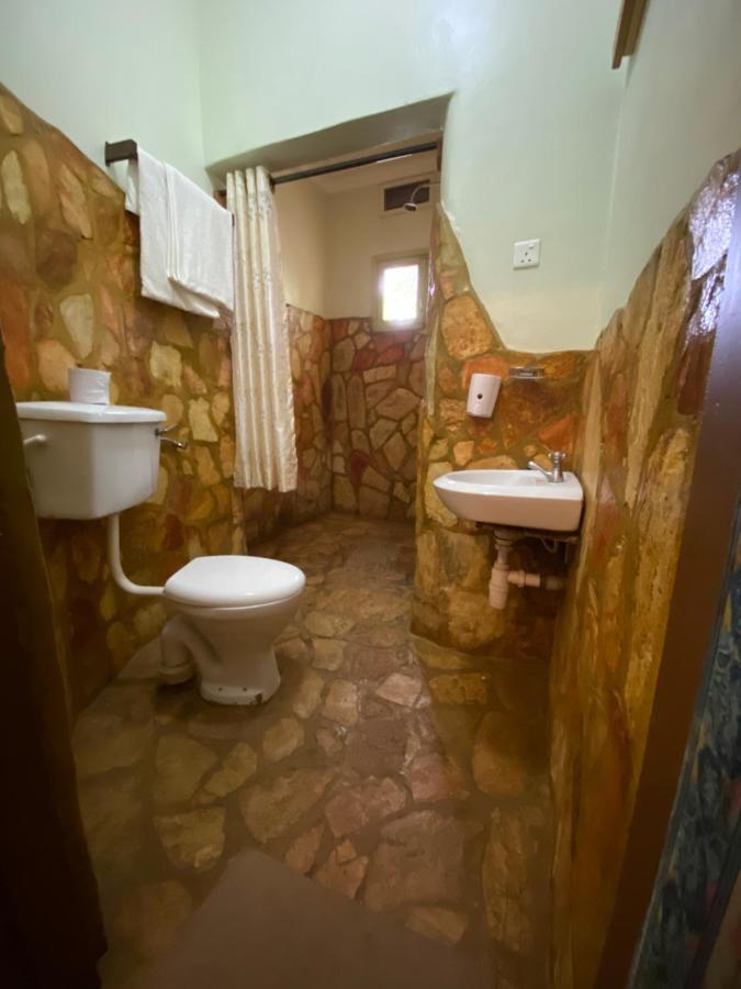 Afro Smile Hotel & Guest House - Jinja Exterior foto