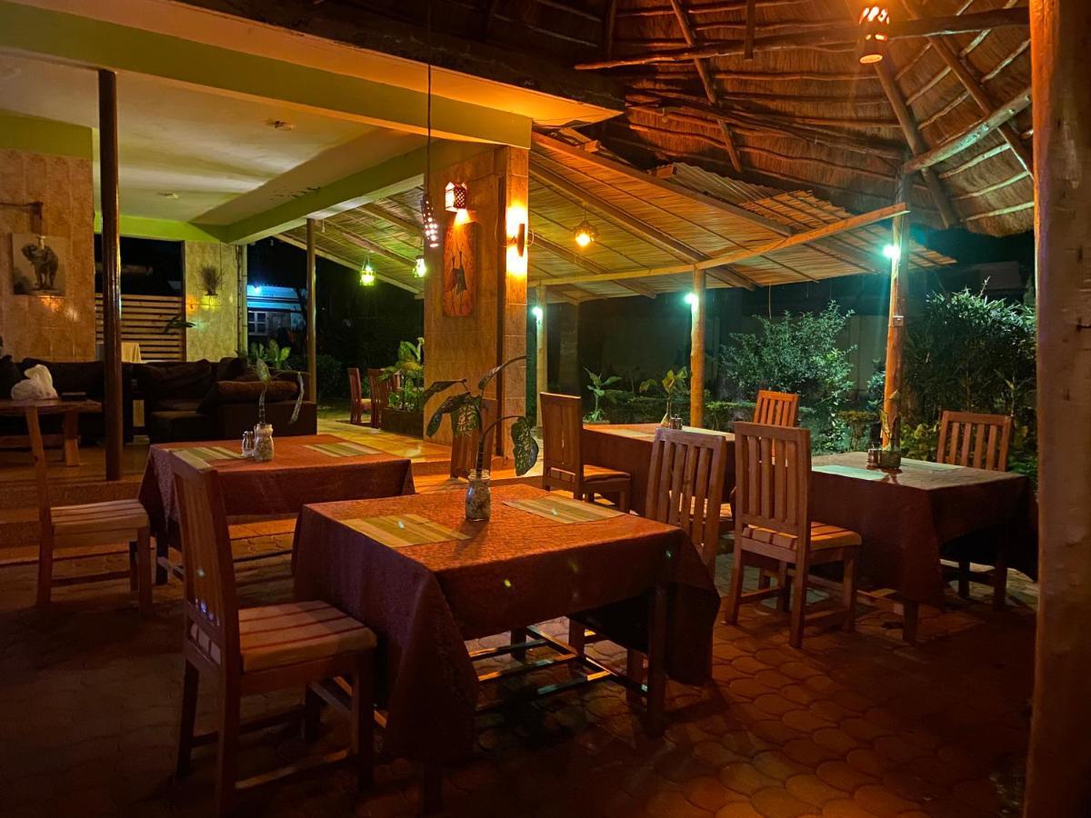 Afro Smile Hotel & Guest House - Jinja Exterior foto